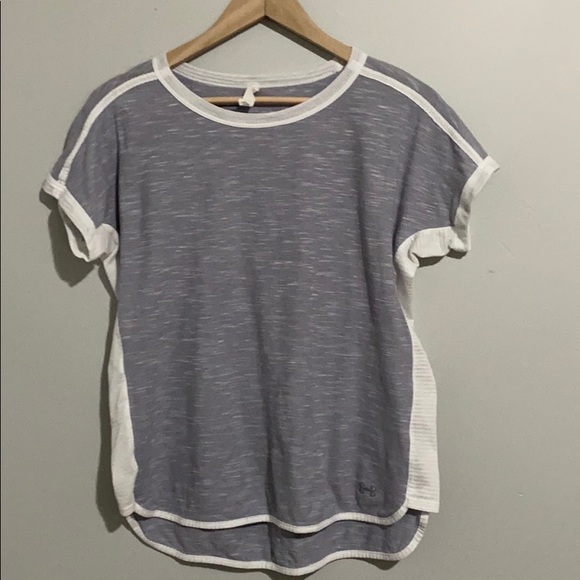 Under Armour Tee - Picture 2 of 8